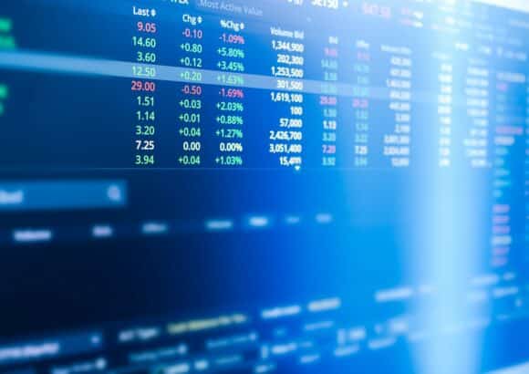 Analyse des signaux crypto en temps réel : stratégies pour réagir rapidement aux mouvements du marché