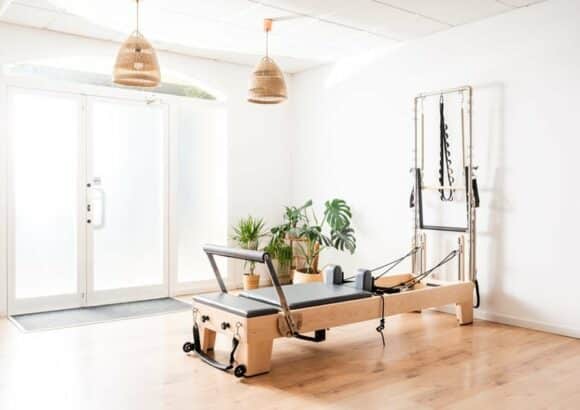 Comment bien débuter le Pilates à Cassis pour renforcer son corps
